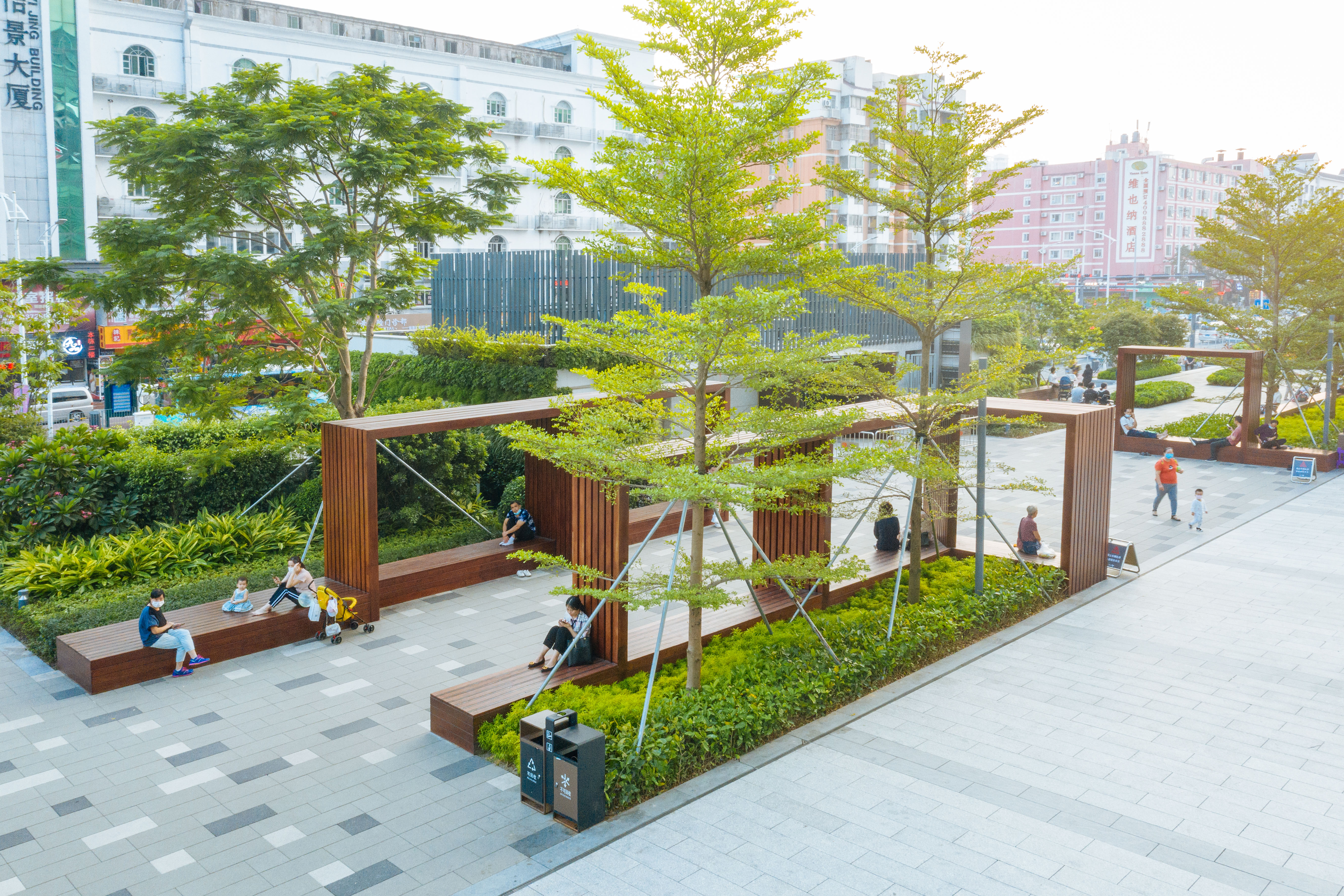 卓悦汇南侧绿地(梅林荟生活广场)_艾景奖官方网站