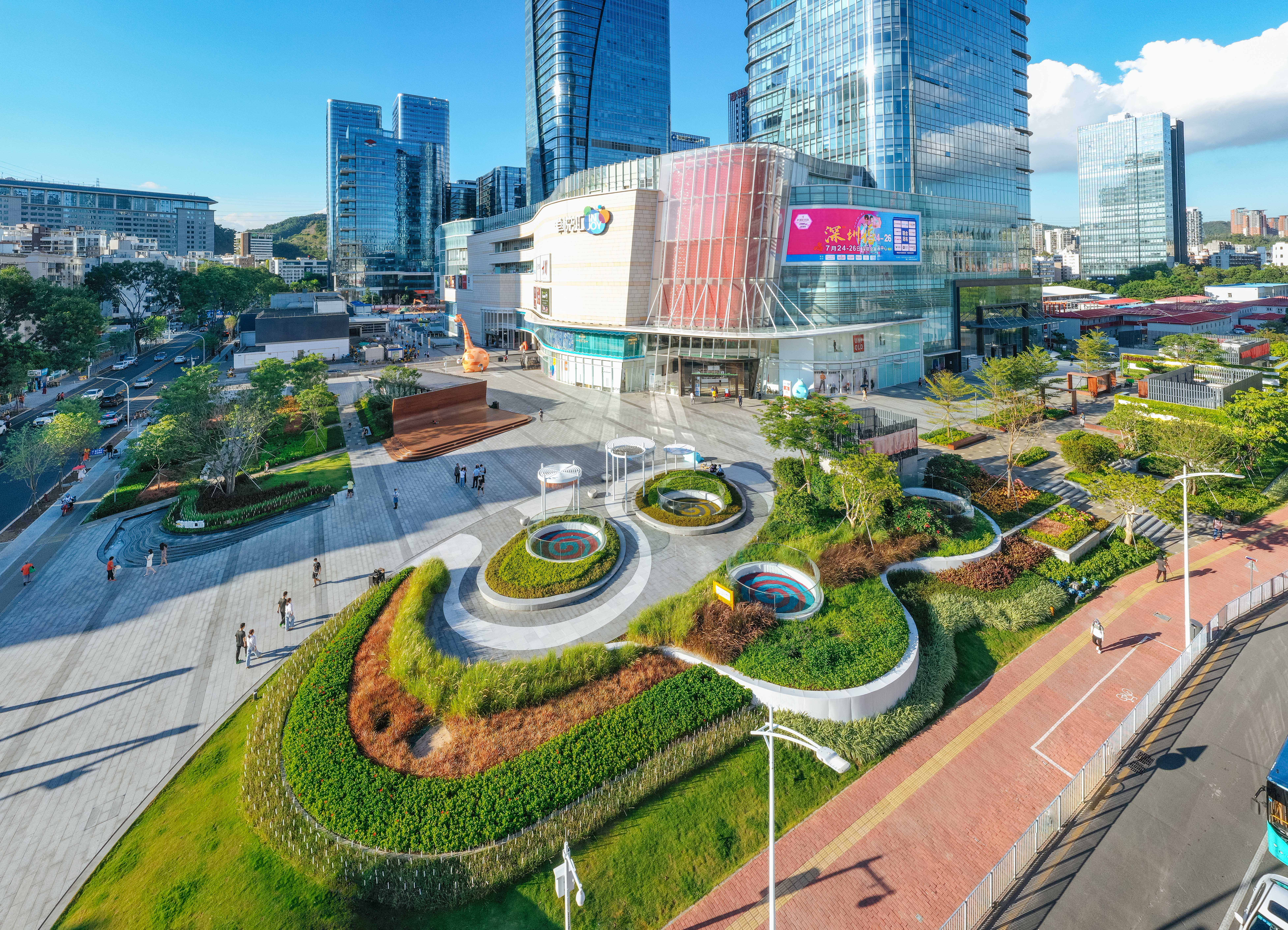 卓悦汇南侧绿地(梅林荟生活广场)_艾景奖官方网站